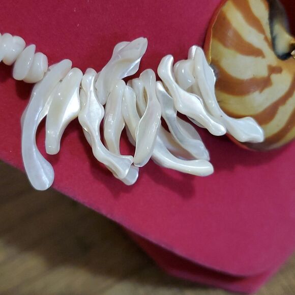 Vintage Huge Nautlius Pearly Shell Strain Statement Necklace Trim In Gold - Picture 7 of 11